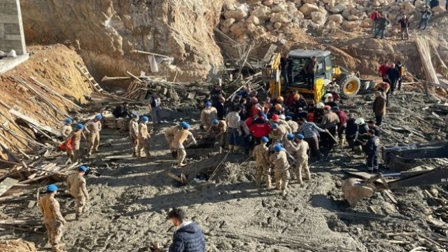 Mardin'de çöken inşaatın enkazı altında kalan iki işçiden biri öldü