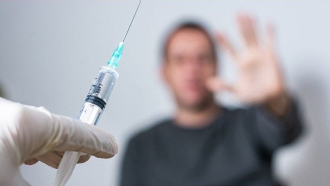 Belçika'da aşı karşıtı doktorlara görevden men cezası