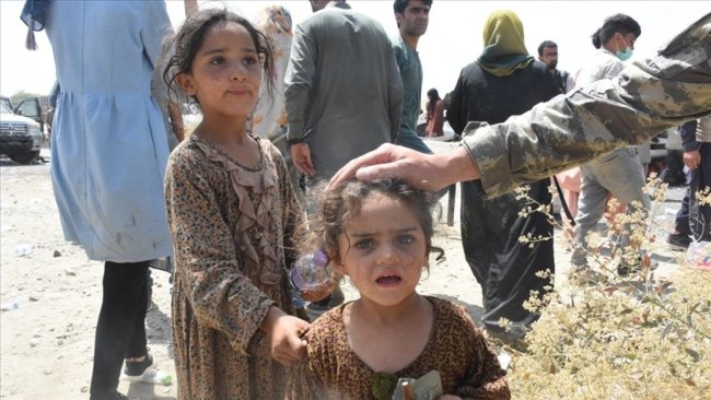 Afgan aileler hayatta kalabilmek için çocukları ve böbreklerini satıyor