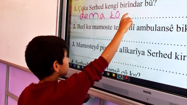 Diyarbakır Barosu’ndan Kürtçe eğitim için destek