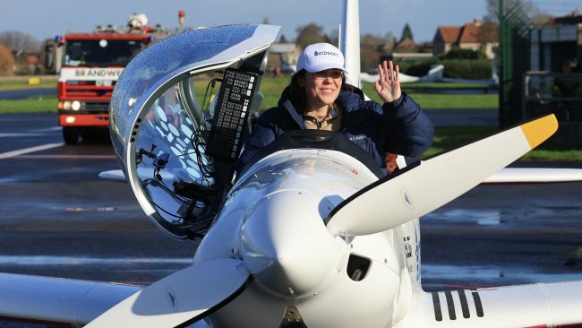 19 yaşındaki kadın pilottan iki rekor birden