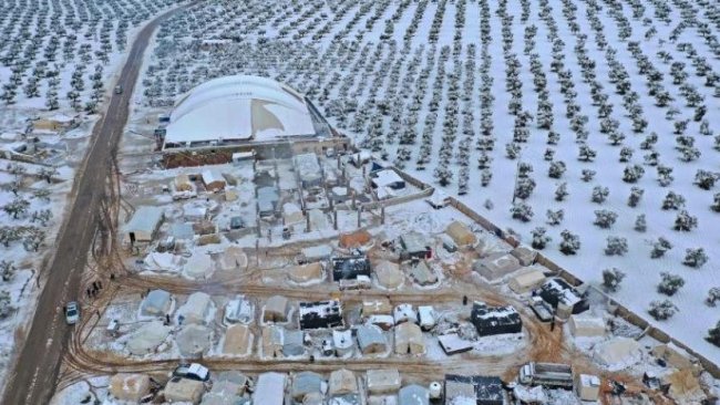 Şiddetli kar yağışı Rojava'daki mülteci kamplarını vurdu