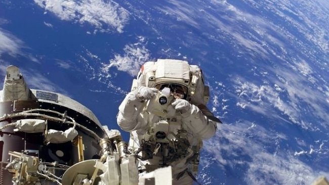 Dünyada bir ilk: Sinema uzaya taşınıyor