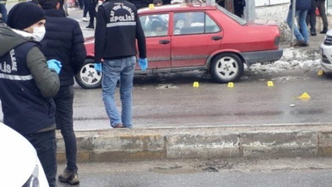 Van`da silahlı kavga: Biri kadın iki kişi öldü
