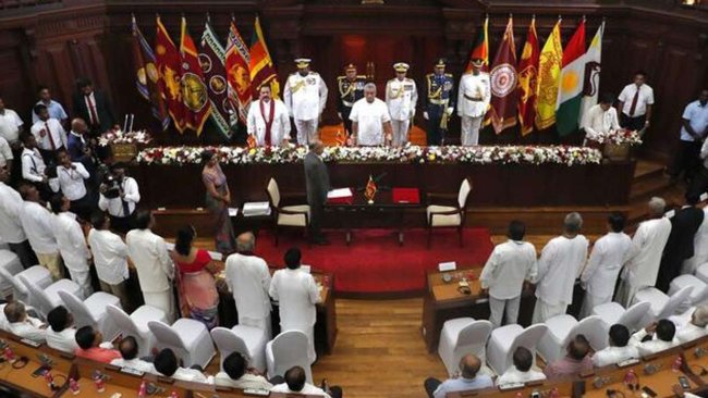 Sri Lanka'da Devlet Başkanı Rajapaksa dışında kabinedeki tüm bakanlar istifa etti