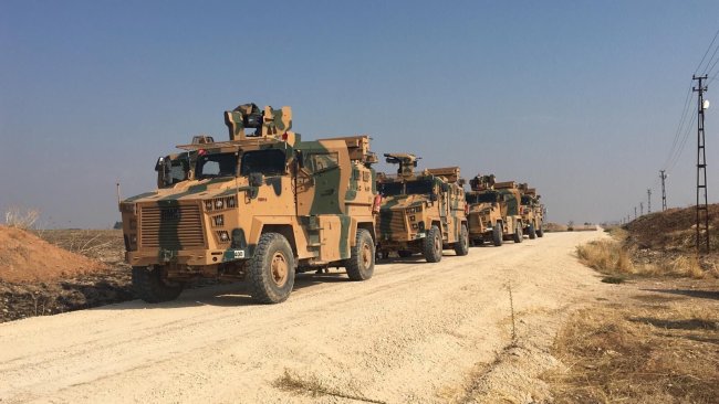 Türkiye İdlib'e zırhlı araçlardan oluşan büyük bir takviye güç gönderdi