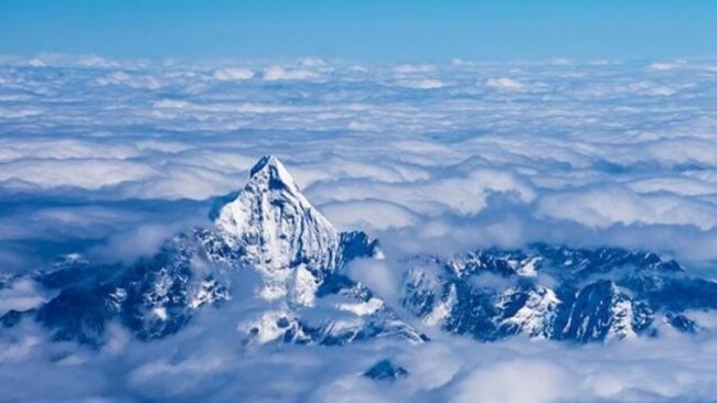 Dünyanın en yüksek istasyonu Everest Dağı'na kuruldu!