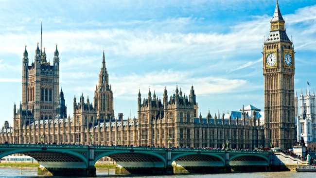 İngiltere, milletvekiline tecavüz suçlamasıyla ayakta