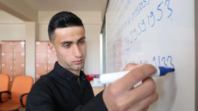 Kürt öğrenci Pi sayısıyla rekor kırdı