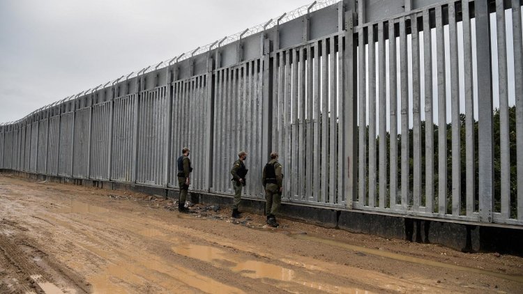Yunanistan Türkiye sınırındaki beton çiti uzatıyor!