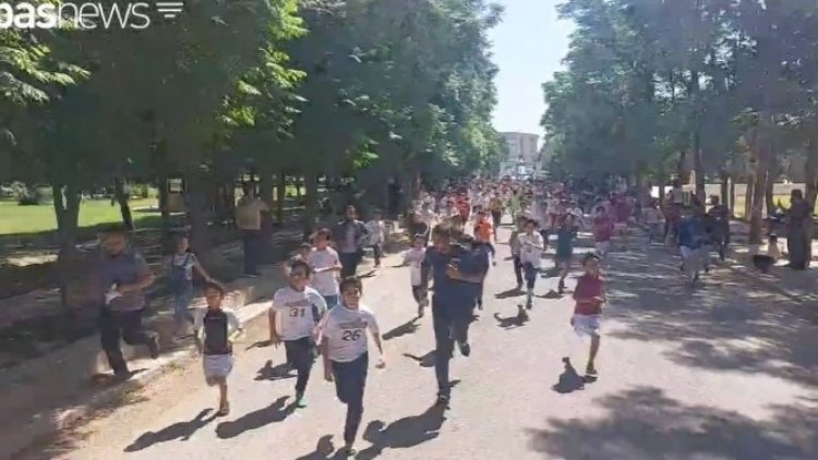 Hewler'de çocuklar 'Dünya Çocuklar Günü' koşunda yarıştı