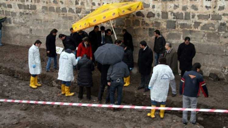 Diyarbakır Sur'daki restorasyon çalışmasında 3 insan iskeleti bulundu
