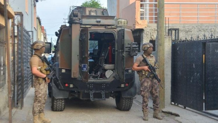 İstanbul'da IŞİD'e  operasyon: 13 gözaltı