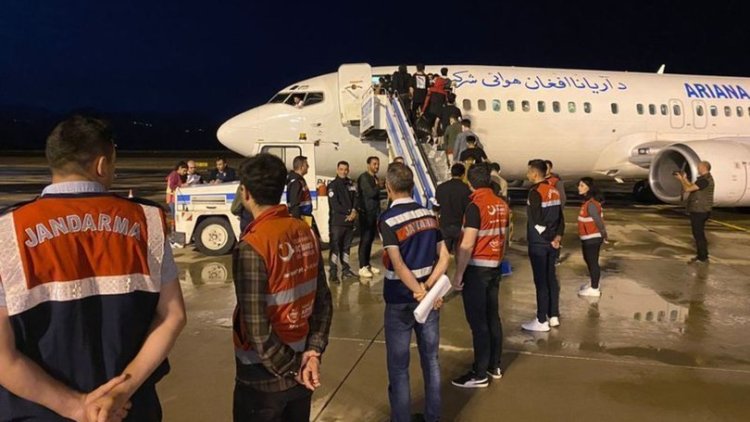 227 göçmen Malatya’dan Afganistan’a gönderildi
