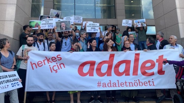 Diyarbakır'da tutuklanan 16 Kürt gazeteci için İstanbul Adliye’sinde nöbet