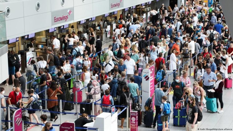 Avrupa havalimanlarındaki grev kaosa yol açtı