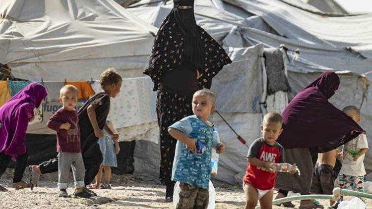 İngiltere, Rojava'daki kamplardan IŞİDli kadın ve çocukları geri almıyor