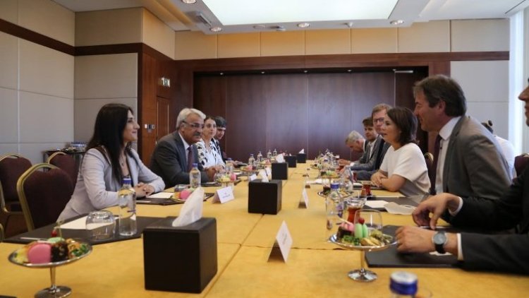 Almanya dışişleri bakanı CHP ve HDP yöneticileriyle görüştü