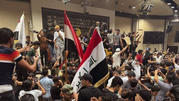 Irak Başbakanı Kazımi’den protestoculara 'devlet kurumlarını boşaltın' çağrısı