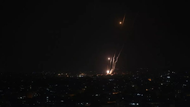 İsrail: Gazze'den yaklaşık 80 roket fırlatıldı