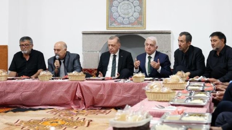 Erdoğan'dan cemevi ziyareti: Muharrem ayı iftarına katıldı