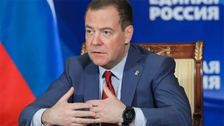 Medvedev: Ukrayna NATO'dan vazgeçse de Rusya savaşı durdurmayacak