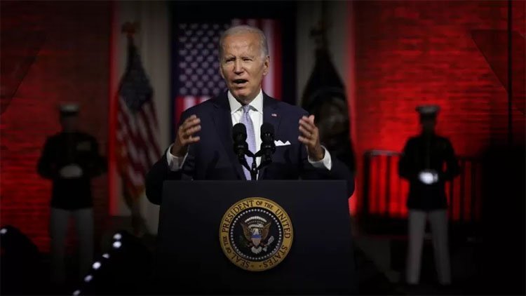 Joe Biden: Trump ve destekçileri demokrasi için bir tehdit