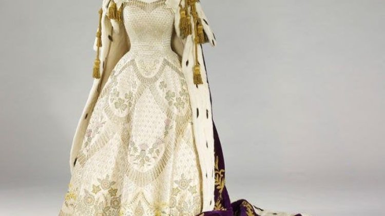 Kraliçe 2. Elizabeth’in o ünlü elbisenin kumaşını Kürt usta hazırladı