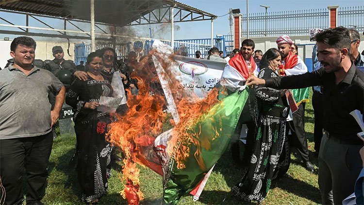 The New York Times: İranlı Kadının Ölümü Kürt Kardeşleri Arasında Öfkeyi Ateşledi