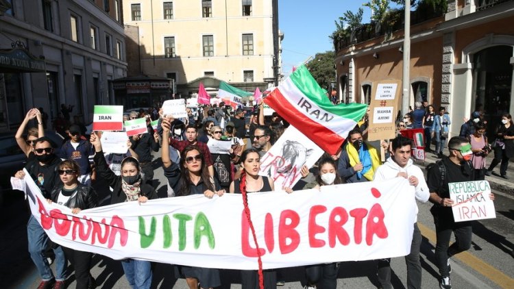 İtalya'da Jina Emini'nin ölümü protesto edildi