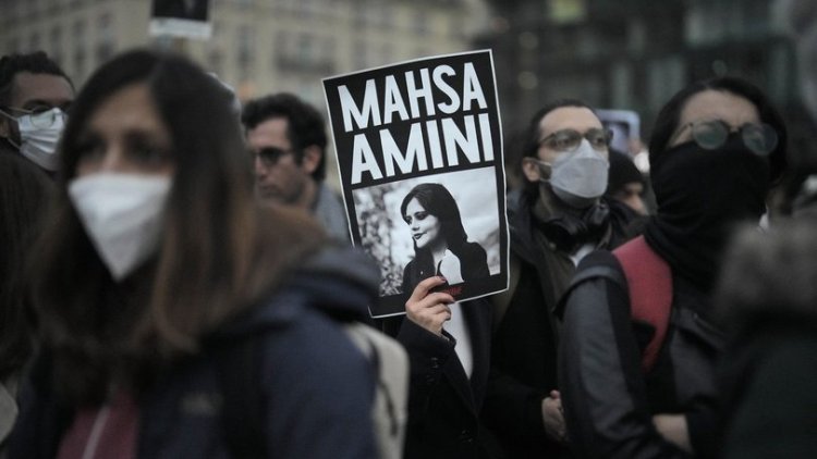 İran'da 'Jina Emini' protestolarında hayatını kaybeden genç kadınlar