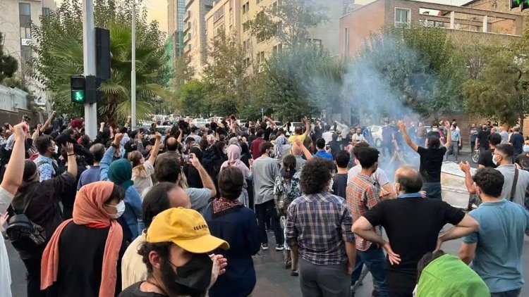 Rojhilat ve İran'daki gösterilere işçiler ve cezaevleri de dahil oldu