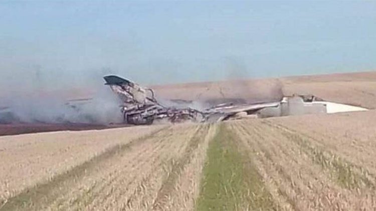 Rusya'da Su-24 tipi savaş uçağı düştü