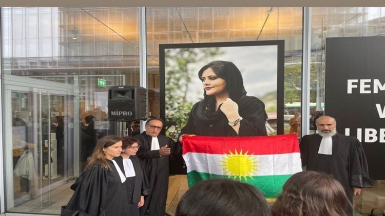 Paris Barosu’ndan Jina Emini’yi anma ve Doğu Kürdistan ile dayanışma eylemi