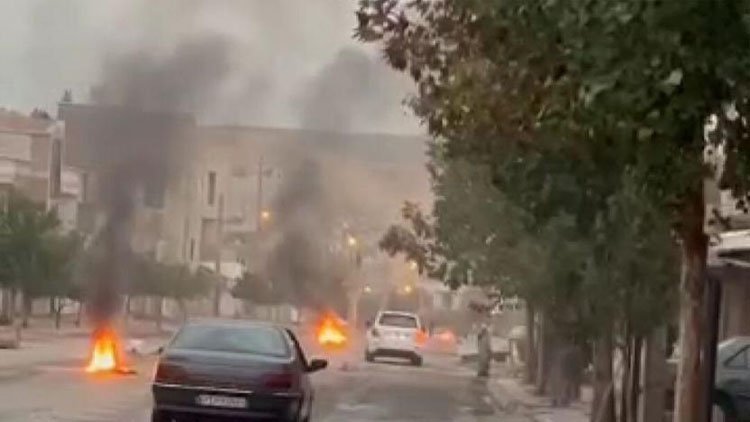 Doğu Kürdistan: Bane'deki gösterilerde 2 kişi hayatını kaybetti