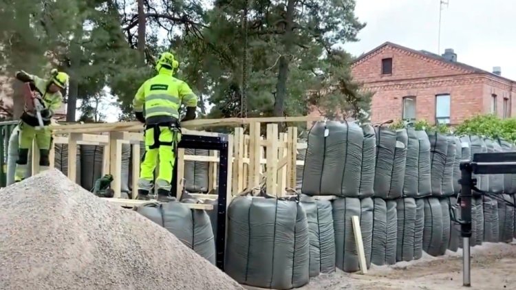 Finlandiya Rusya sınırına sığınak ve hendek inşa ediyor