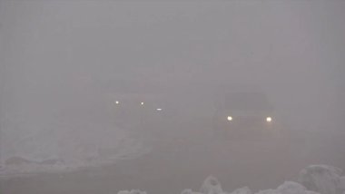 Yüksekova’da yoğun sis: Görüş mesafesi 10 metreye düştü