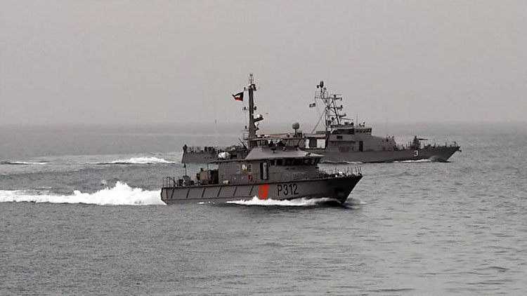 Kuveyt, Irak donanmasına ait üç geminin karasularından derhal geri çekilmesini istedi