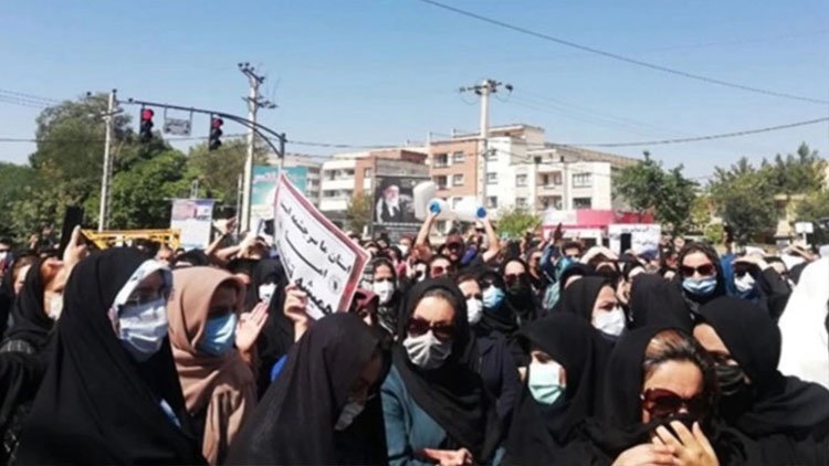 İran: Belucistan’da kadınlar sokağa döküldü