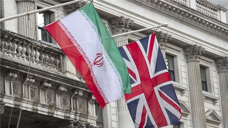 İran, İngiliz büyükelçiyi Dışişleri Bakanlığı'na çağırdı