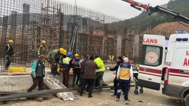 Adıyaman'da inşaattan düşen iki işçi yaralandı