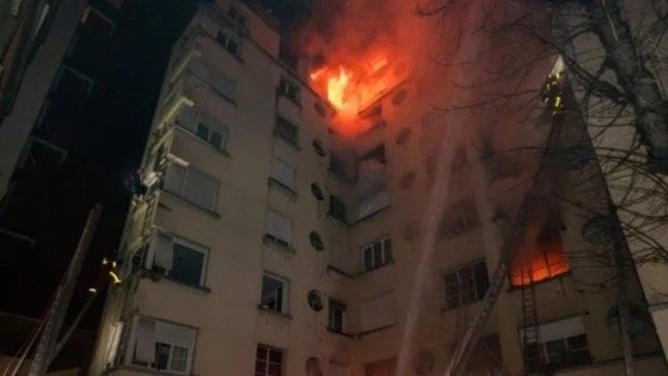 Fransa'da yangın: En az 10 kişi hayatını kaybetti