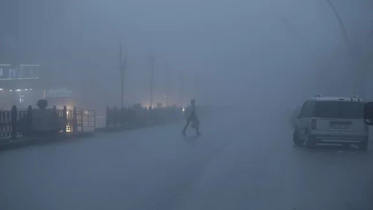 Kürt kentlerinde sis etkili oldu