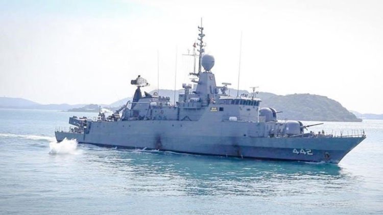 Çin'e ait donanma gemisi Japon kara sularına girdi