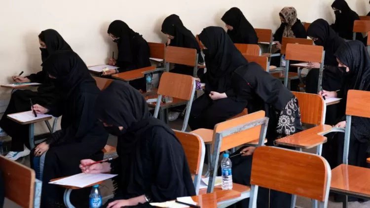 Afganistan'da Taliban kadınlara üniversite eğitimini yasakladı