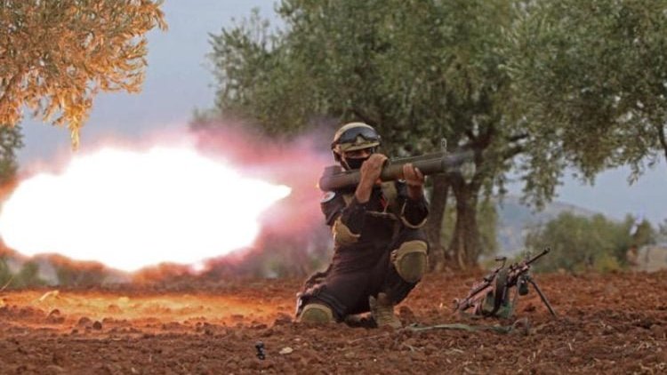 Muhalif gruplardan İdlib'de Suriye askerlerine saldırı