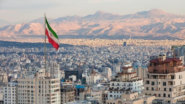 İran'daki İngilizlere 'ülkeyi terk edin' çağrısı