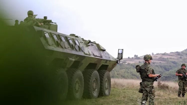 Sırbistan, Kosova'yla gerginliğin artması sonrası ordusunu teyakkuza geçirdi