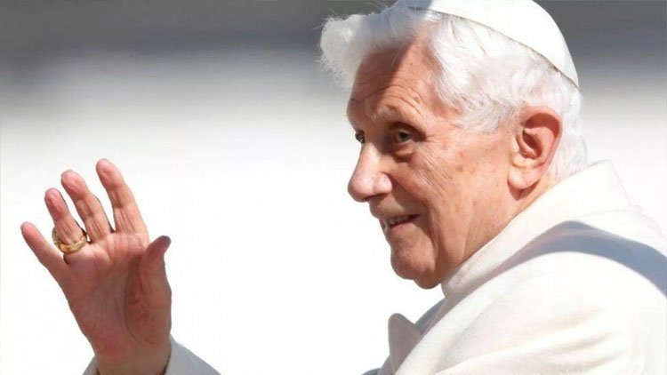 Eski Papa 16. Benedict, 95 yaşında hayatını kaybetti