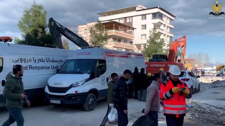 Kürdistan Bölgesi kurtarma ekiplerinin depremzedelere yardımları sürüyor